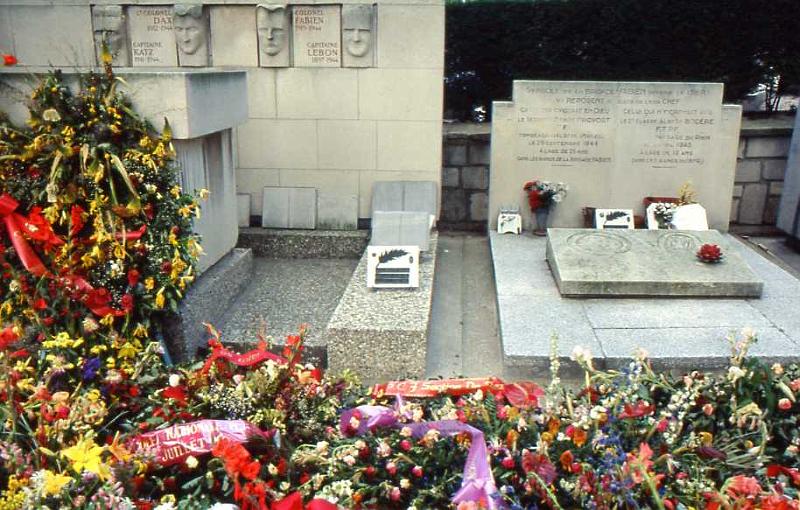 68-Père Lachaise (caduti della Brigata Fabien),14 luglio 1990.jpg